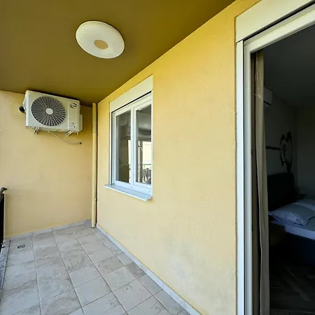 R Apartman Shëngjin