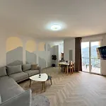 Appartement R *