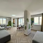 R Lägenhet Shëngjin