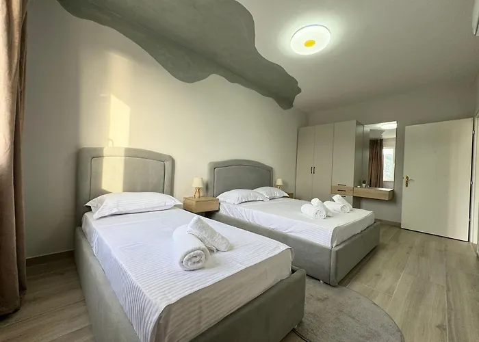 R Apartment *