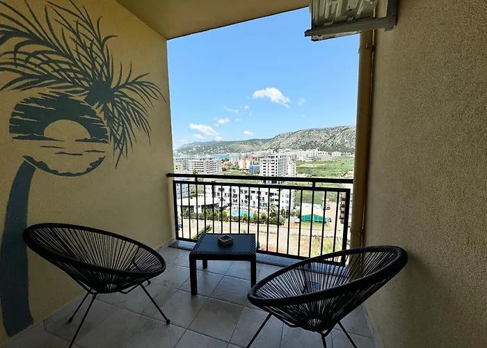 R Apartment *