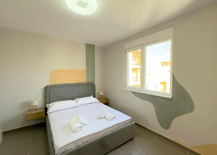 Apartment R *