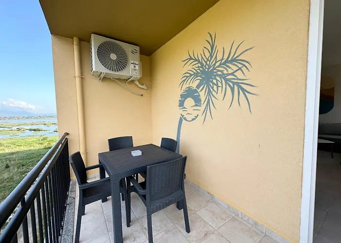 R Apartment