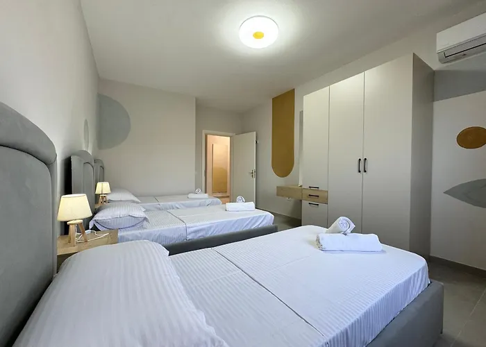 Apartment R *